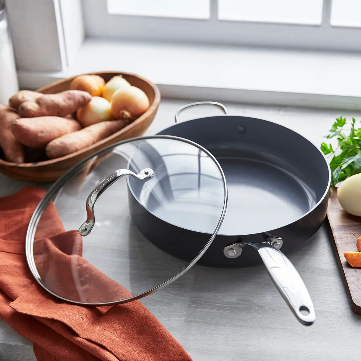 Valencia Pro<br> SKILLET WITH LID, DARK GREY - 28CM - Image 4