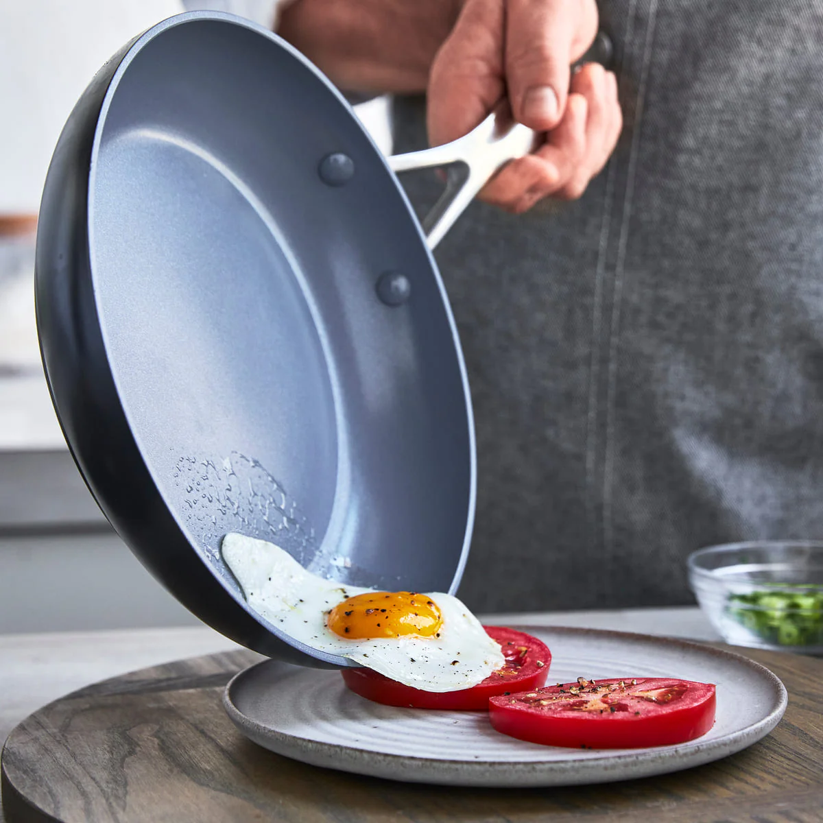 Valencia Pro<br> FRYING PAN, DARK GREY - 28CM - Image 5
