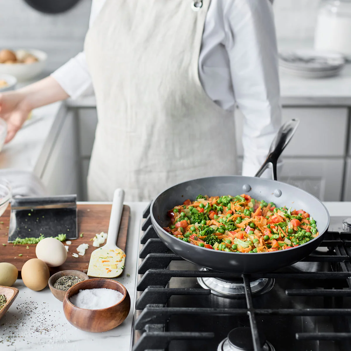 Valencia Pro<br> FRYING PAN, DARK GREY - 28CM - Image 8