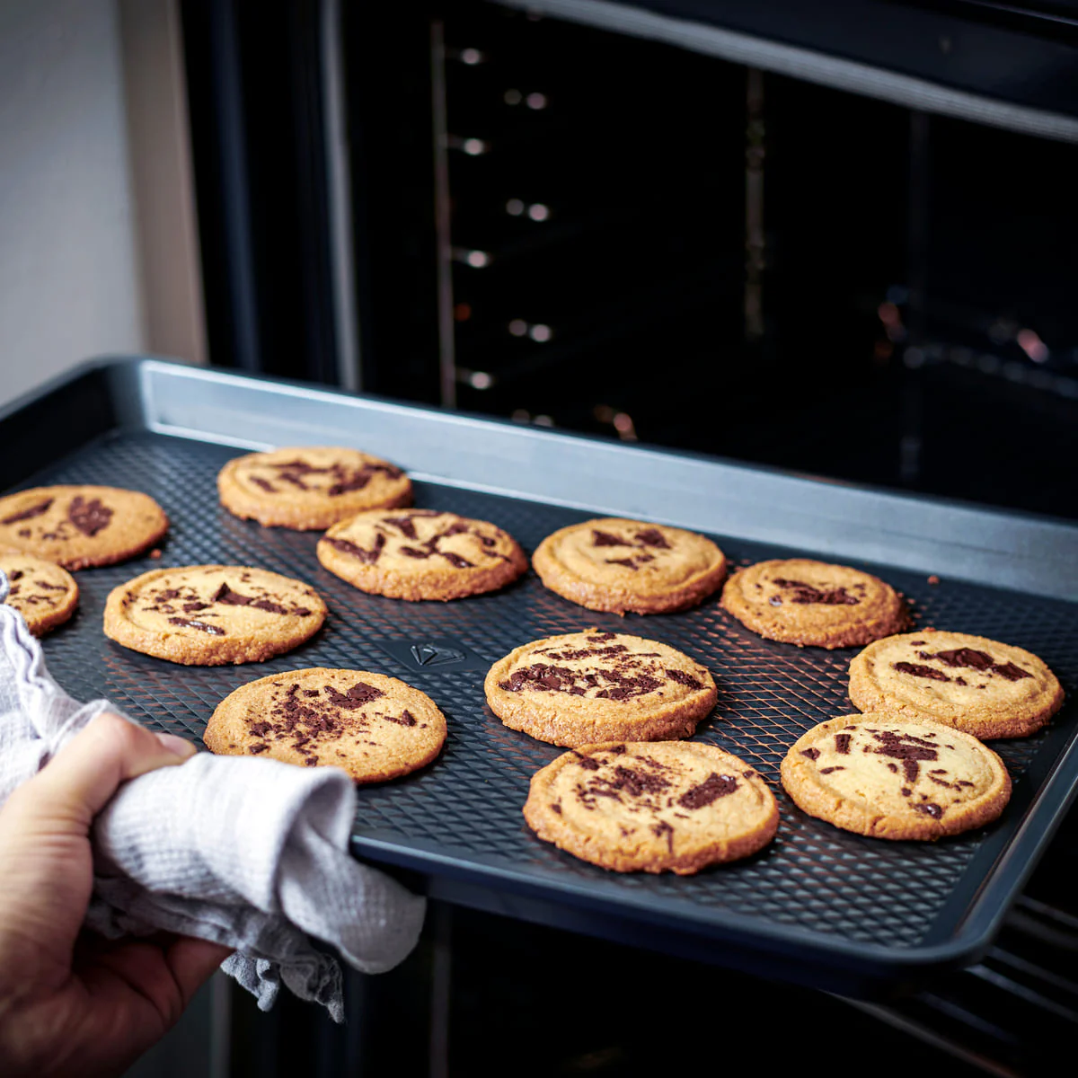 Blue Diamond<br> Cookie Sheet 2pc Set - 46cm x 33cm - Image 5