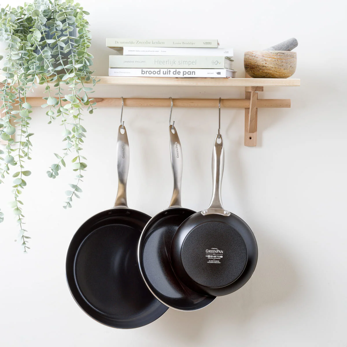 Royal<br> Frying Pan, Black - 24cm - Image 5