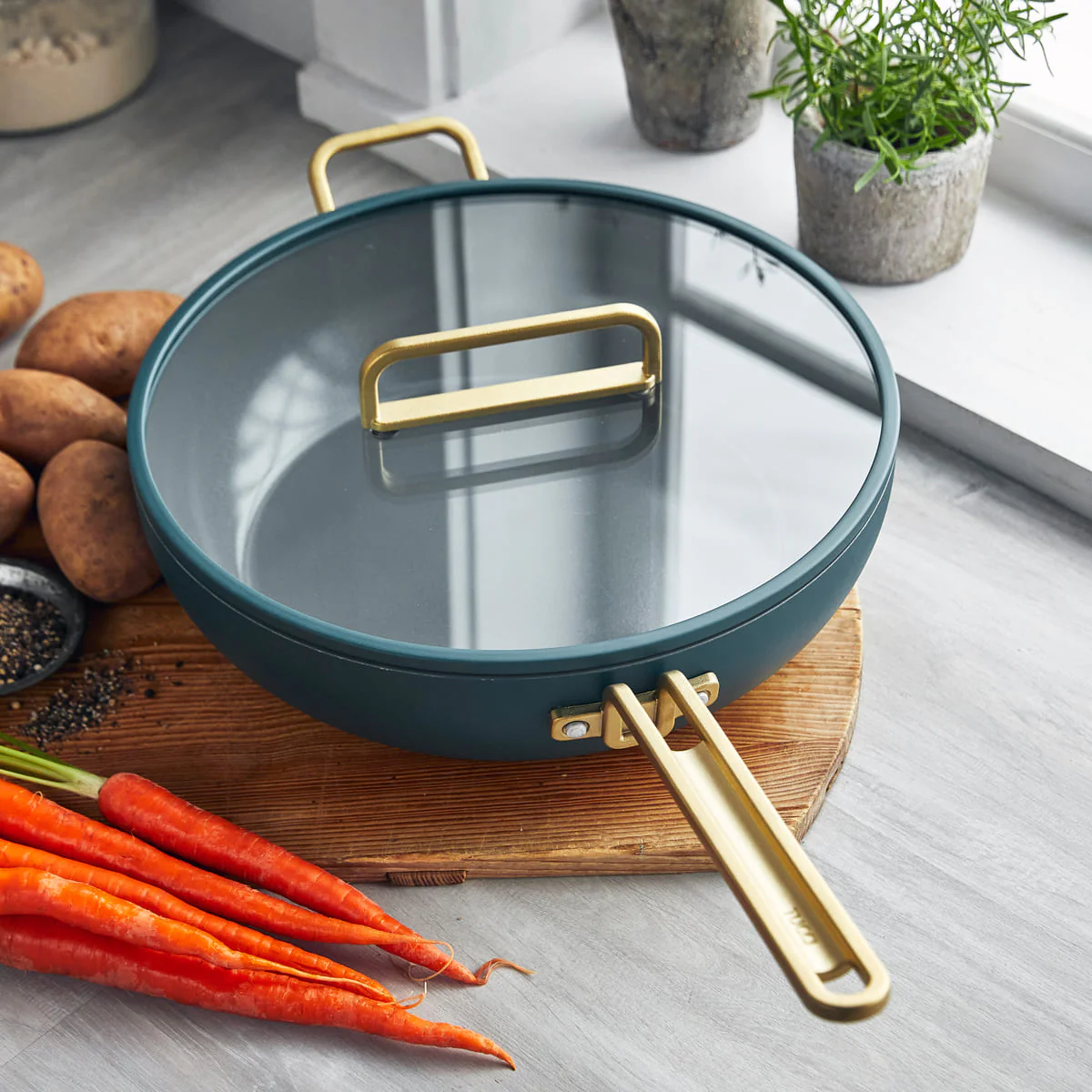Stanley Tucci™<br> Ceramic Non-Stick 33cm Essential Stanley Pan | Venetian Teal - Image 3