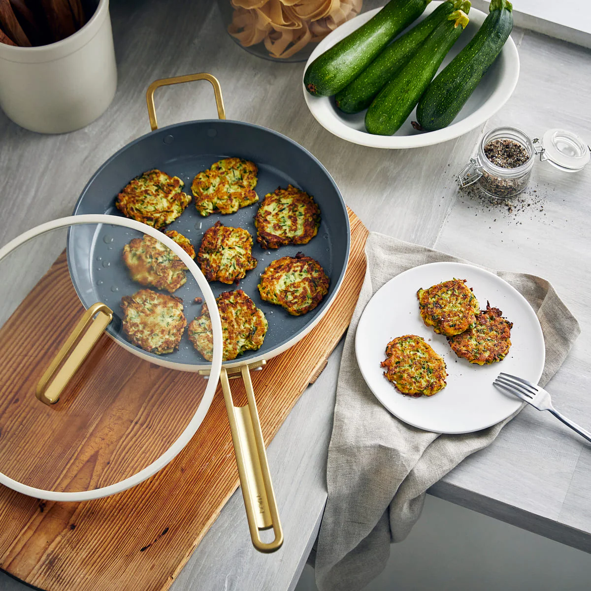Stanley Tucci™<br> Ceramic Non-Stick 30CM Frypan with Lid | Carrara White - Image 4