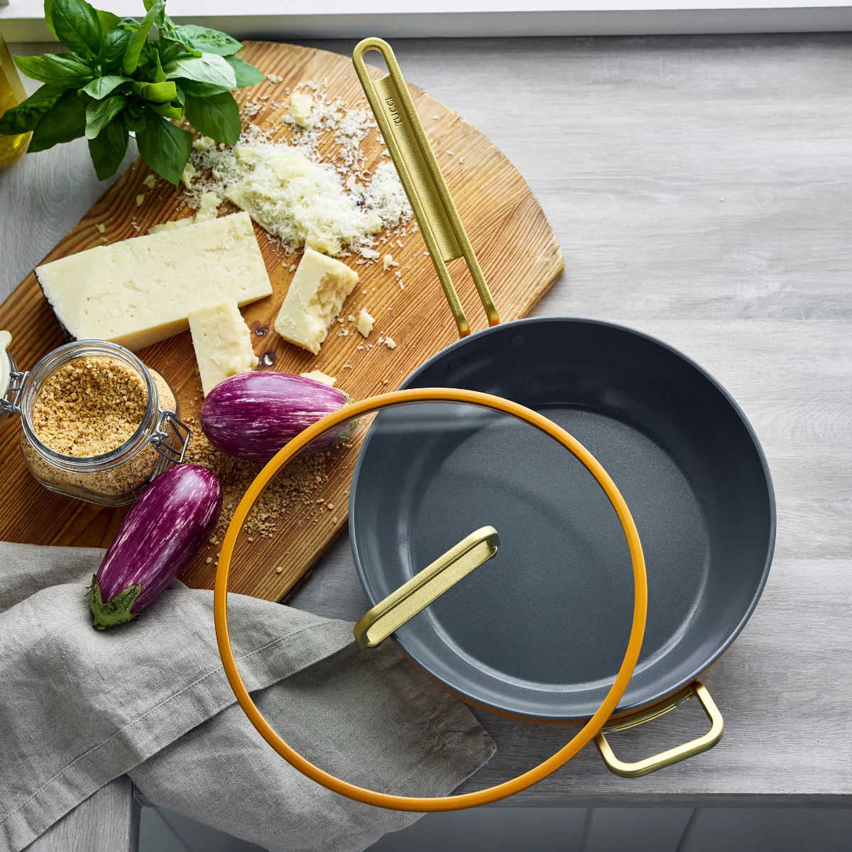 Stanley Tucci™<br> Ceramic Non-Stick 29cm Stanley Pan Junior | Roma Gold - Image 3