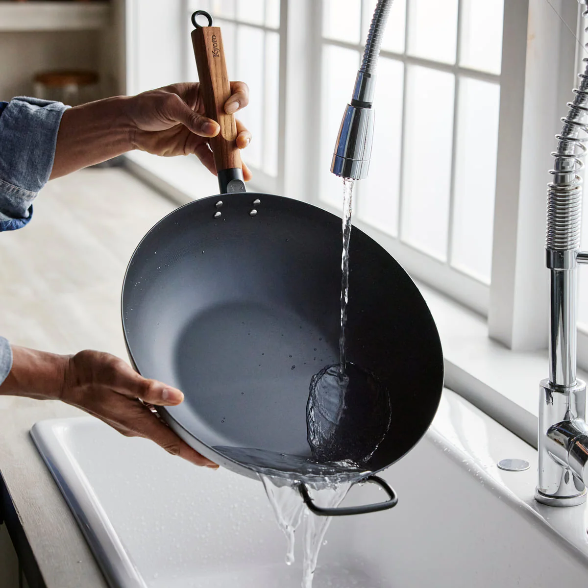 Kyoto<br> Wok, Black - 35cm - Image 5