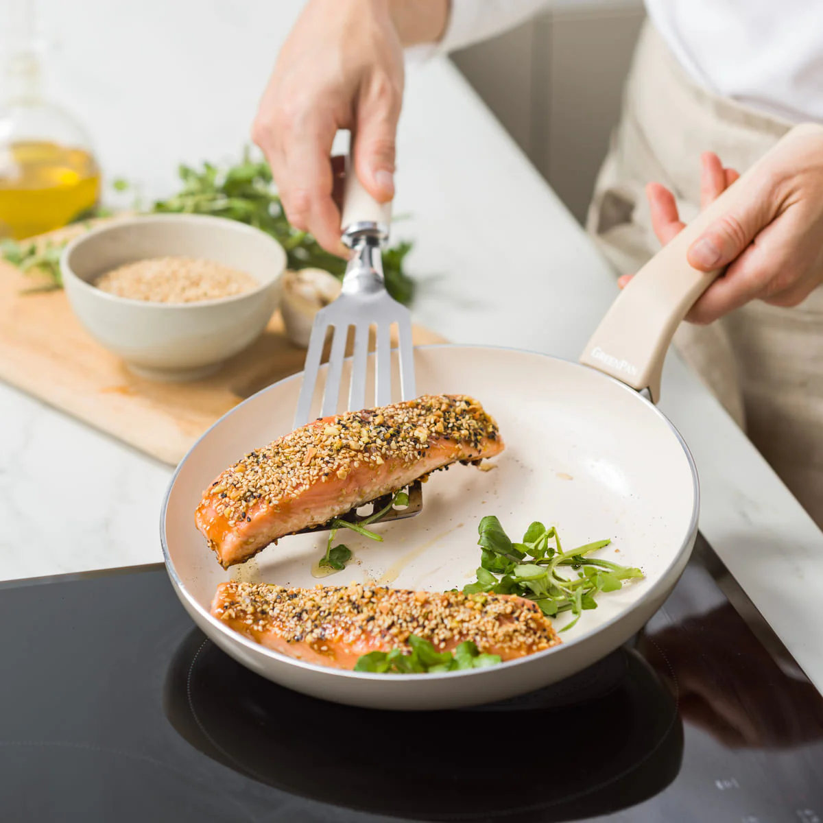 Essence<br> Frying Pan, Taupe - 24cm - Image 3