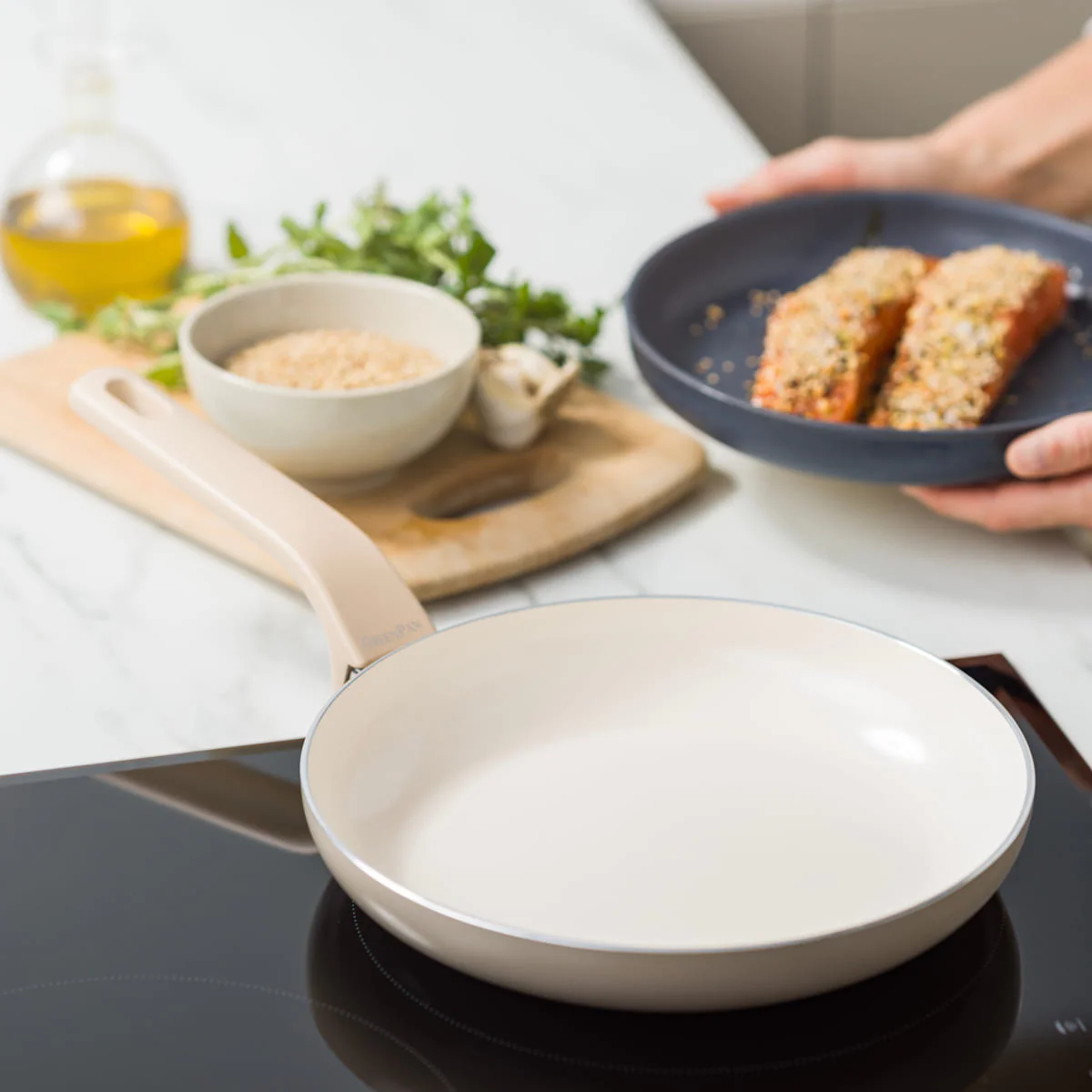 Essence<br> Frying Pan, Taupe - 28cm - Image 3