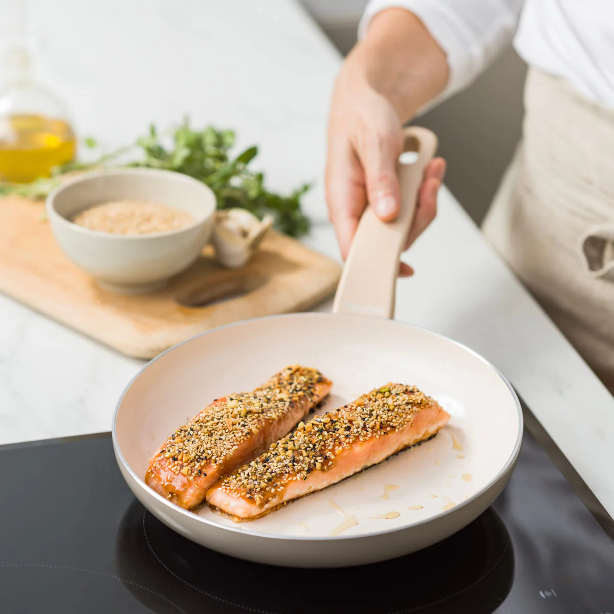 Essence<br> Frying Pan, Taupe - 28cm - Image 4