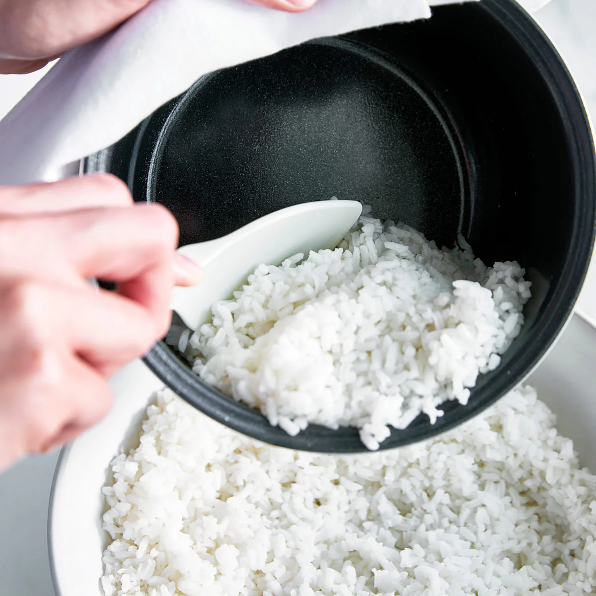 Rice and Grains Cooker<br>White, 2L/8 Cups - Image 2