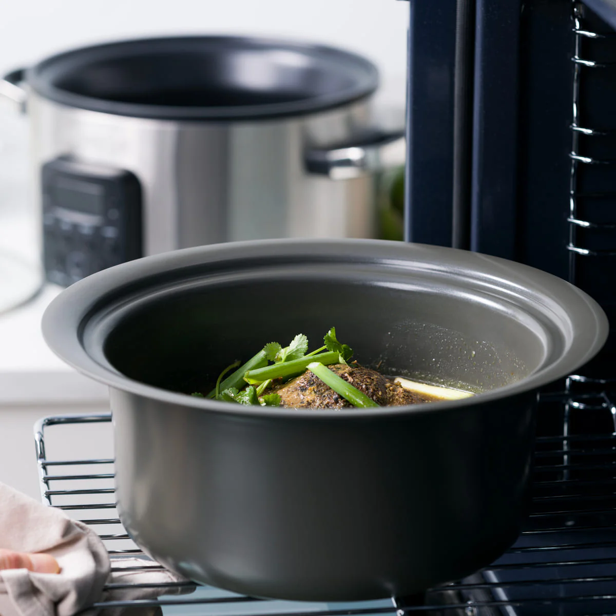 Bistro Slow Cooker<br> Stainless Steel, 3.7L - Image 7