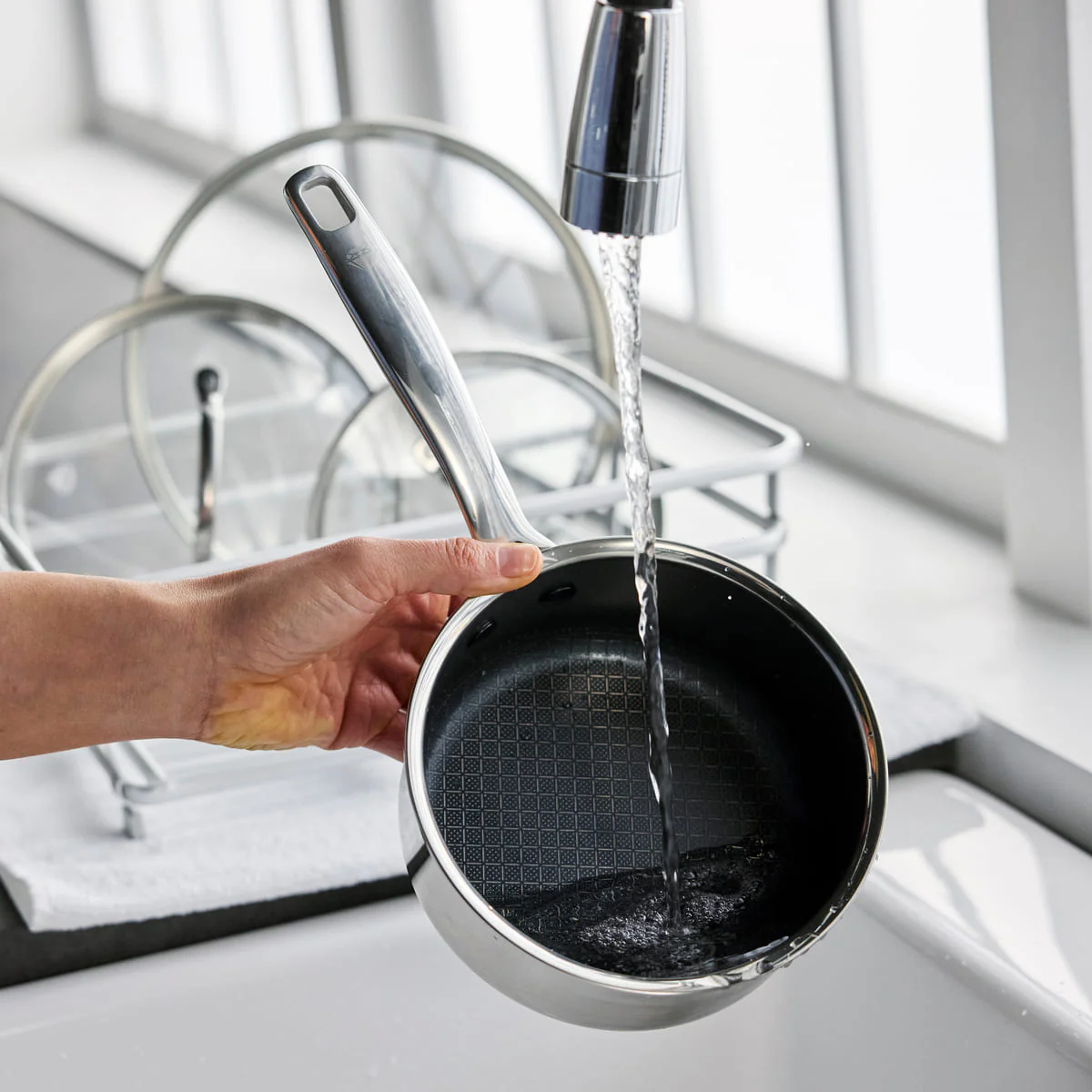 Blue Diamond<br> Diamond Bond Saucepan 16, Stainless Steel - Image 8