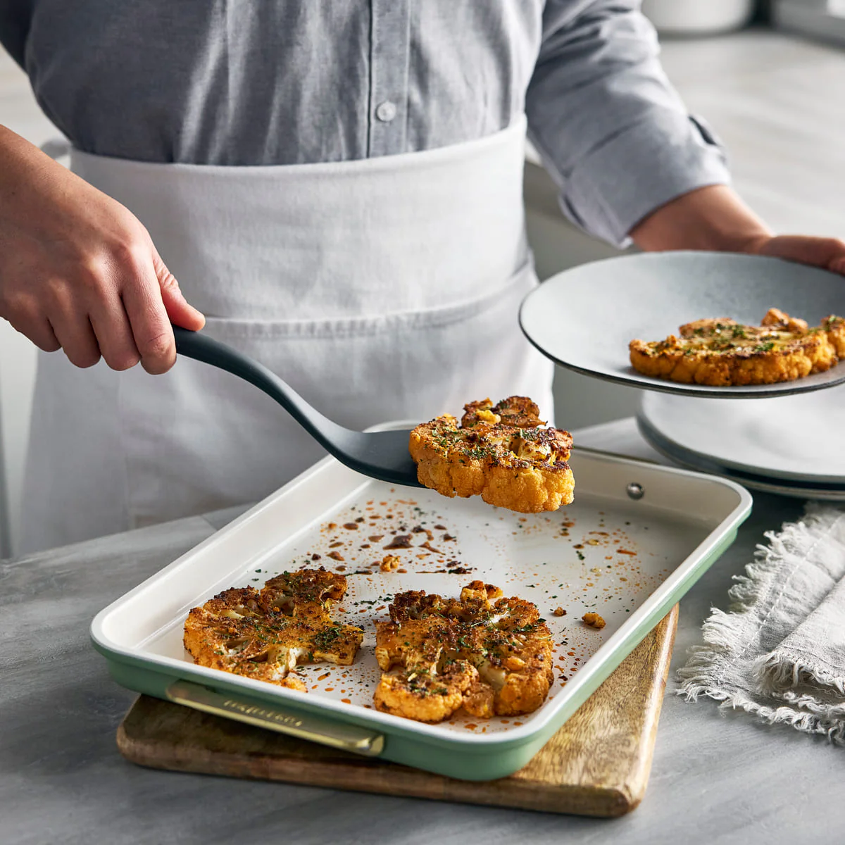 Reserve<br> Cookie Sheet, Sage Green - 30.2 x 25.2 cm - Image 3