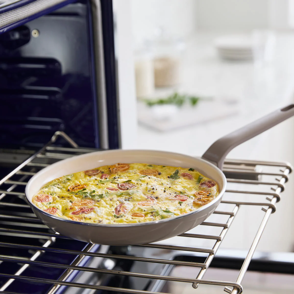 Essence<br> Frying Pan, Taupe - 30cm - Image 4