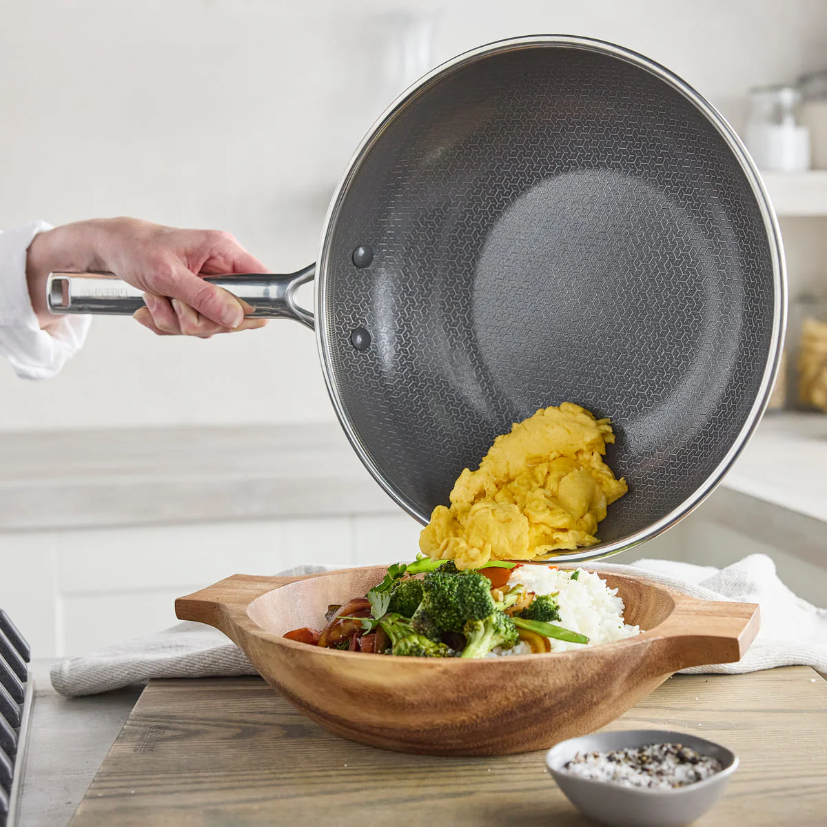 Apex<br> Thermobond Hybrid Ceramic Non-stick Wok - 28cm - Image 2
