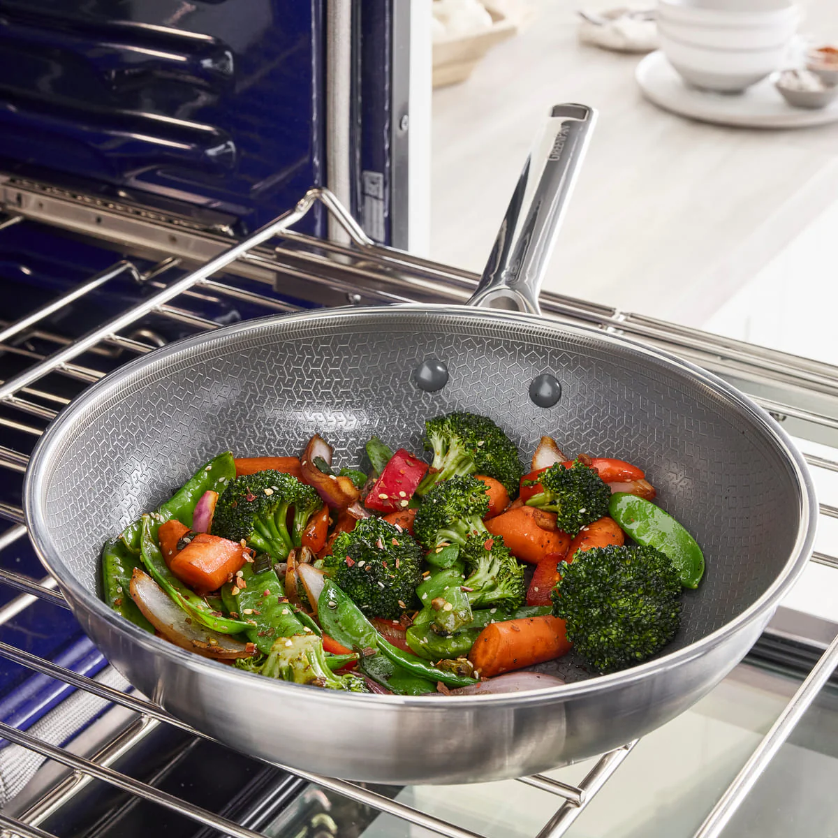 Apex<br> Thermobond Hybrid Ceramic Non-stick Wok - 28cm - Image 5
