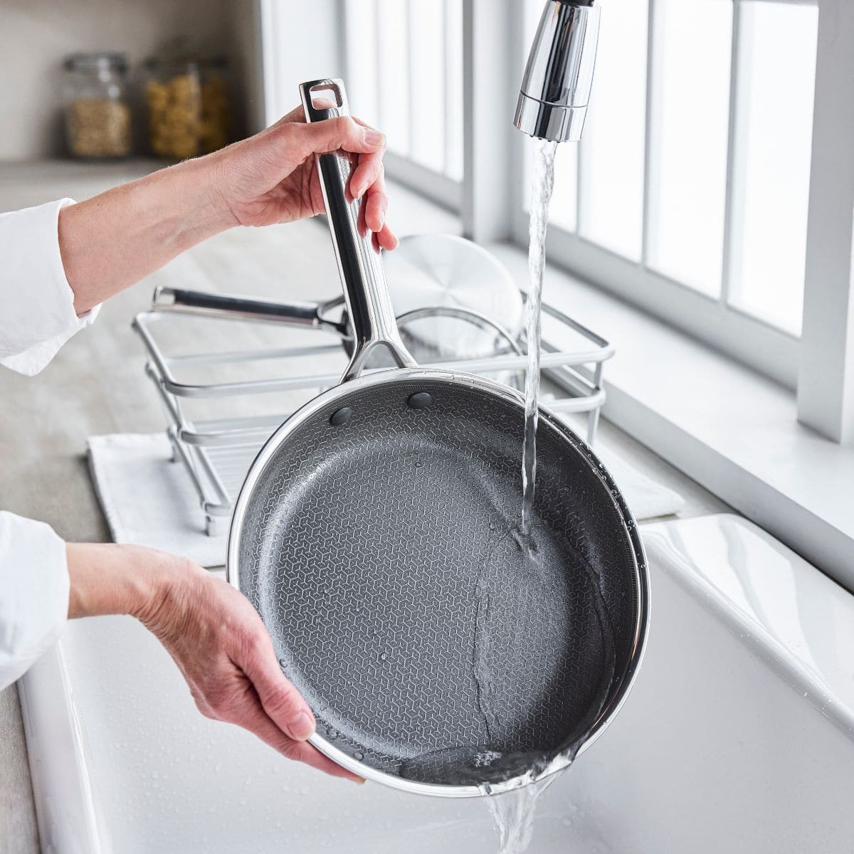 Apex<br> Thermobond Hybrid Ceramic Non-stick 2pc Frypan Set - 24 & 28 Cm - Image 5